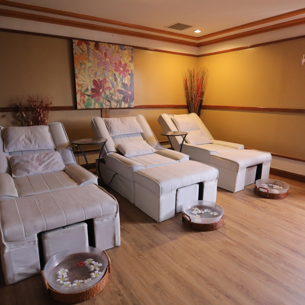 홀리데이 스파 타라