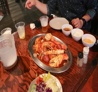 괌 투몬비치 세일즈 바베큐 완벽 가이드: 석양과 함께하는 최고의 식사 경험