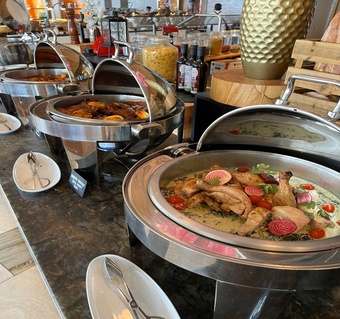 괌 두짓타니 아쿠아 디너뷔페: 투몬 비치 선셋과 함께하는 프리미엄 다이닝